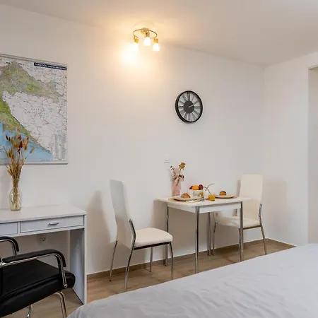 Nomad Dubrovnik + Free Parking Appartement Buitenkant foto